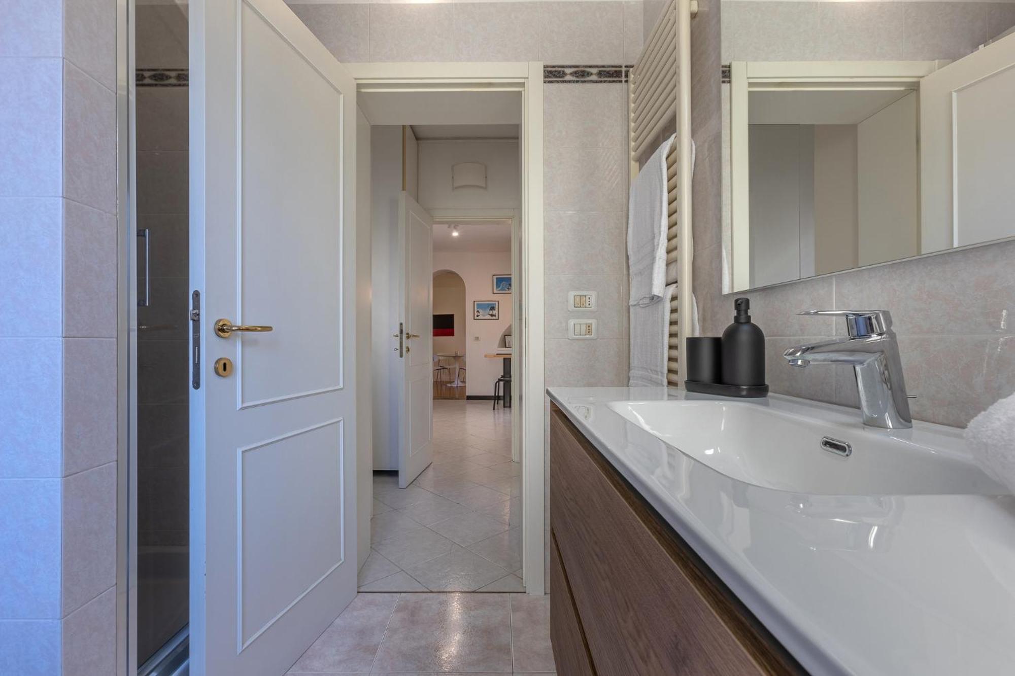 Saragozza Modern Apartment Bologna Bagian luar foto